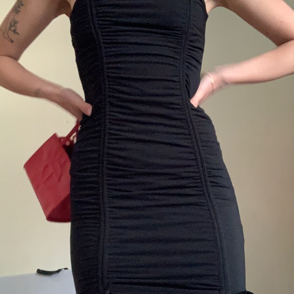 Revamped black bodycon ruched dress - Picture 5 of 5
